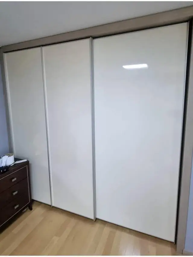 붙박이장 문 수리 작업 후