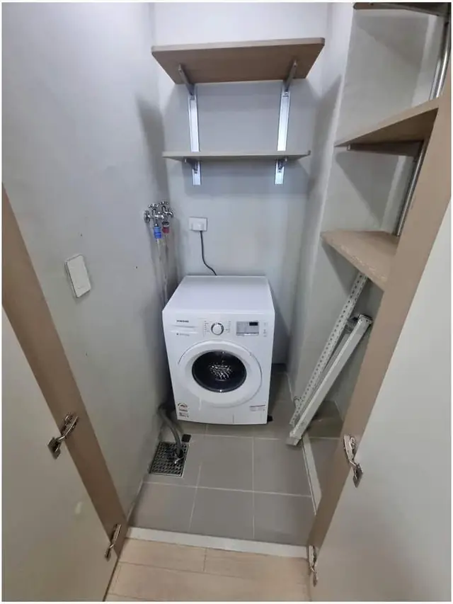 벽면 선반 철거 후 건조기 랙 작업 전